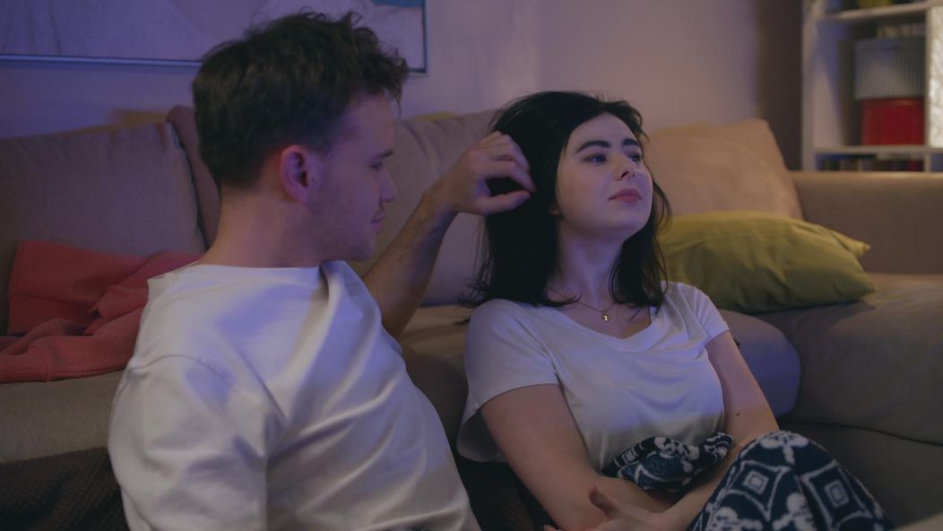 Lenka strávila so svojím učiteľom noc
