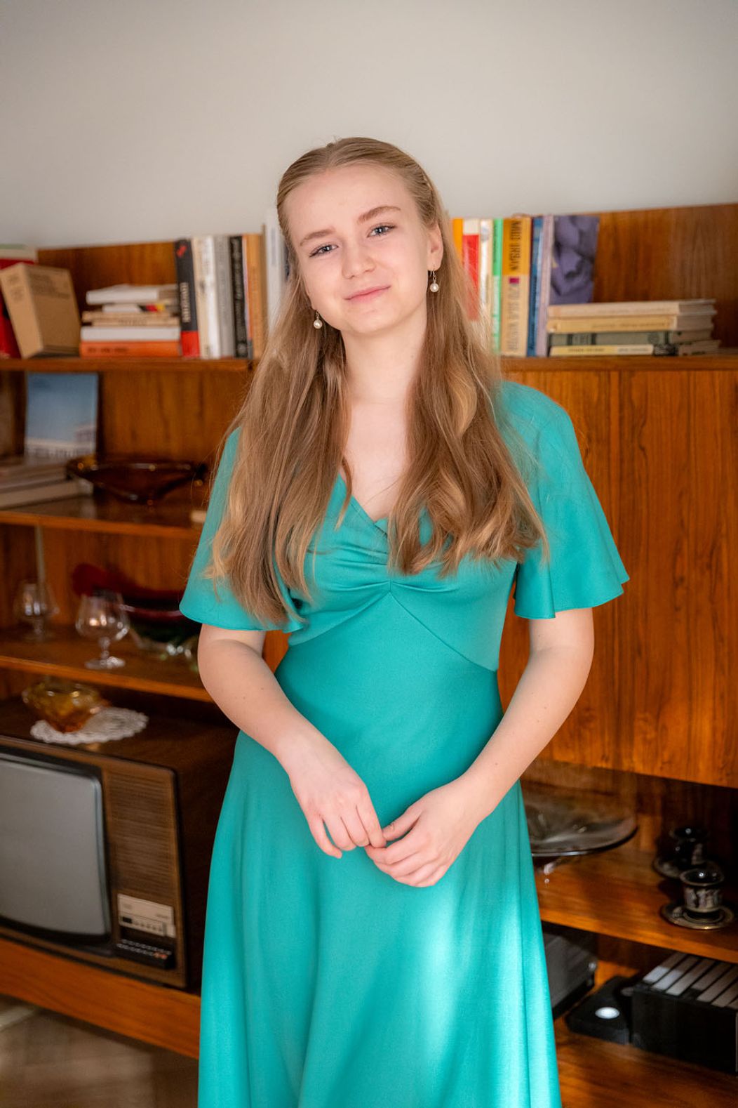 Dámska jazda v Sľube - Lenka a Barbora sa chystajú na ples, Mária, Zita a Magda majú vlastnú párty