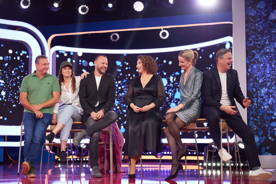 Zábery z premiérovej epizódy šou 2 na 1 so Zuzanou Mauréry