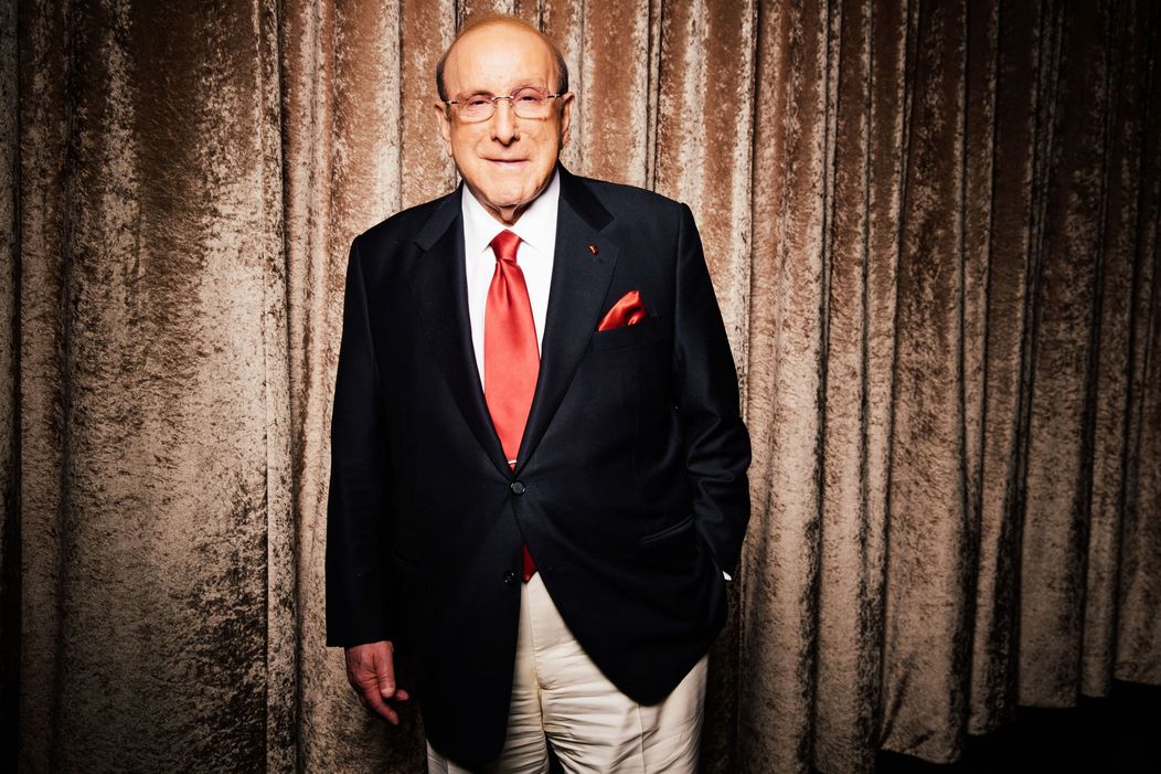 Zomrela hudobná legenda Clive Davis!