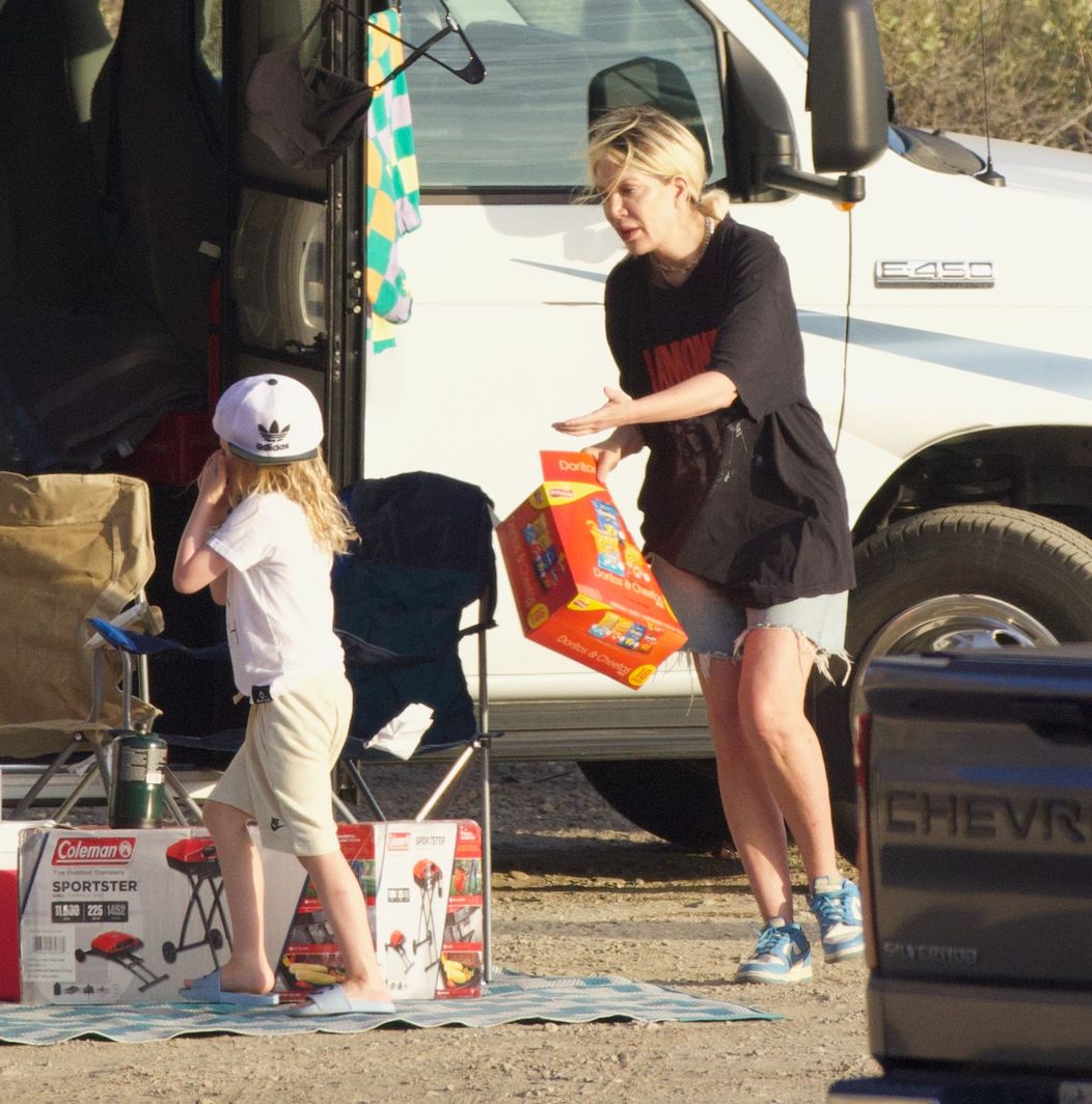 Tori Spelling žije s deťmi v karavane