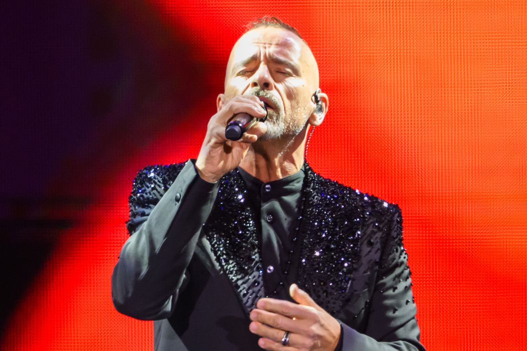 Na snímke taliansky spevák Eros Ramazzotti počas svojho koncertu  v Bratislave 16. apríla 2026