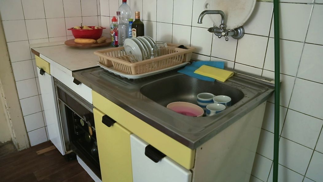 Rodina už roky žije vo viac než 70-ročnom dome, ktorý potrebuje kompletnú rekonštrukciu. 
