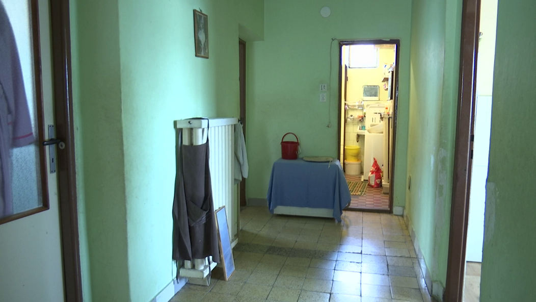 Chátrajúci dom potrebuje okamžitú rekonštrukciu