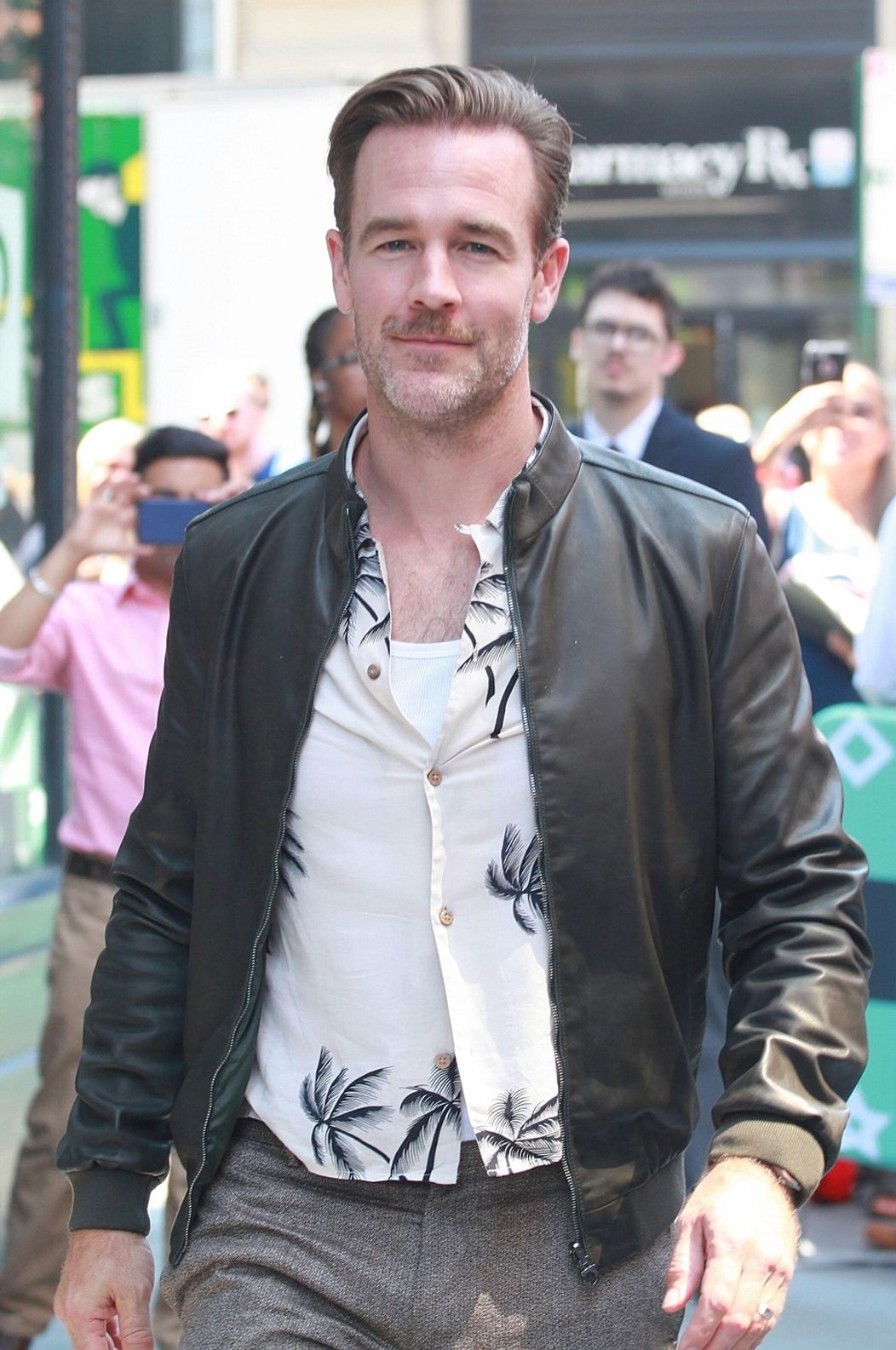 Vo veku 48 rokov zomrel herec James Van Der Beek