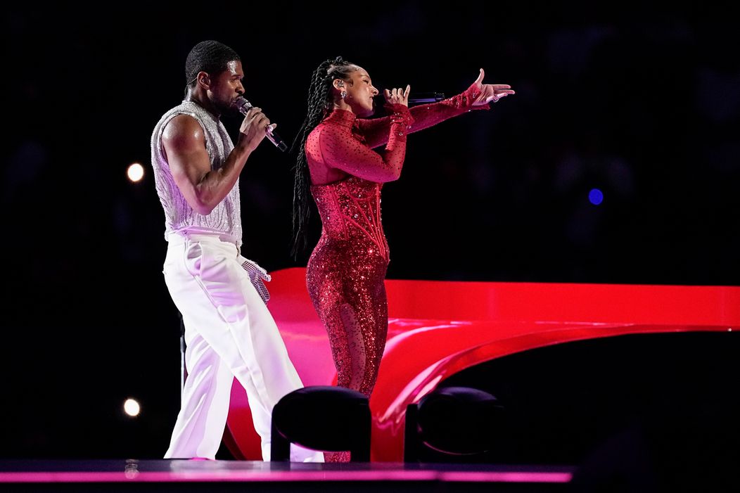 Usher ovládol Halftime Show