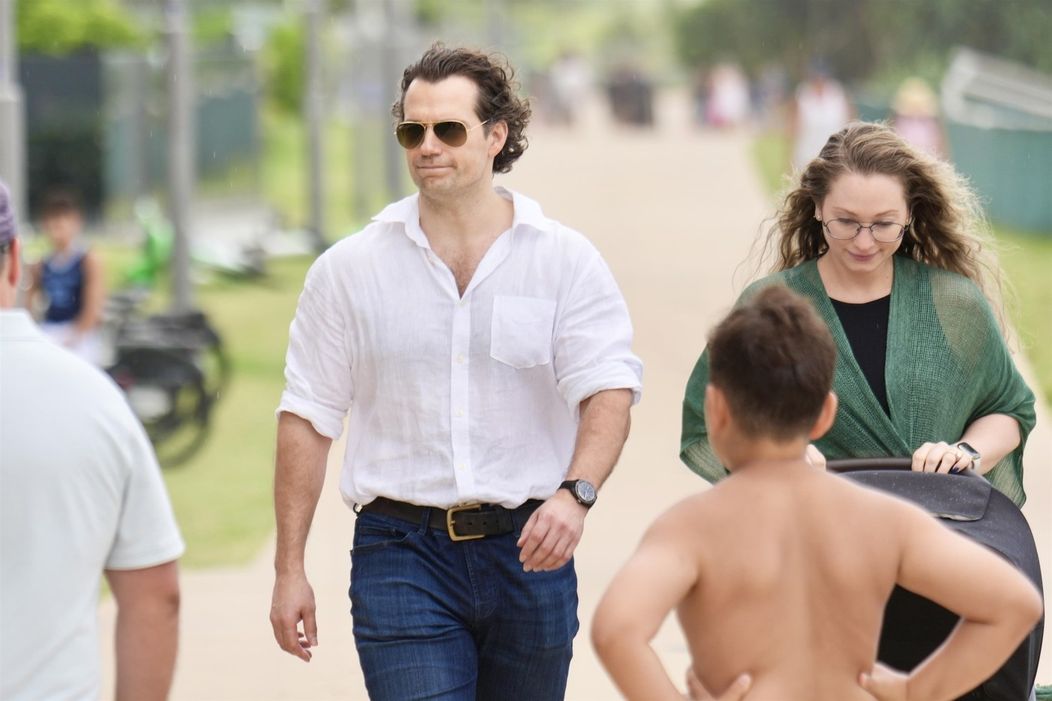 Henry Cavill je otcom