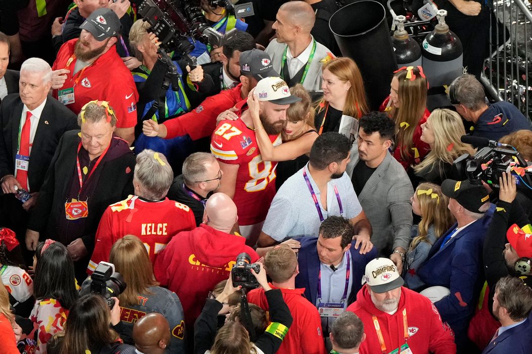 Taylor Swift s Blake Lively na Super Bowl