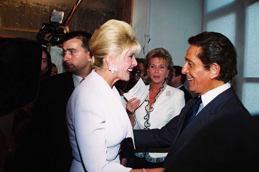 Zomrel taliansky módny návrhár Valentino.