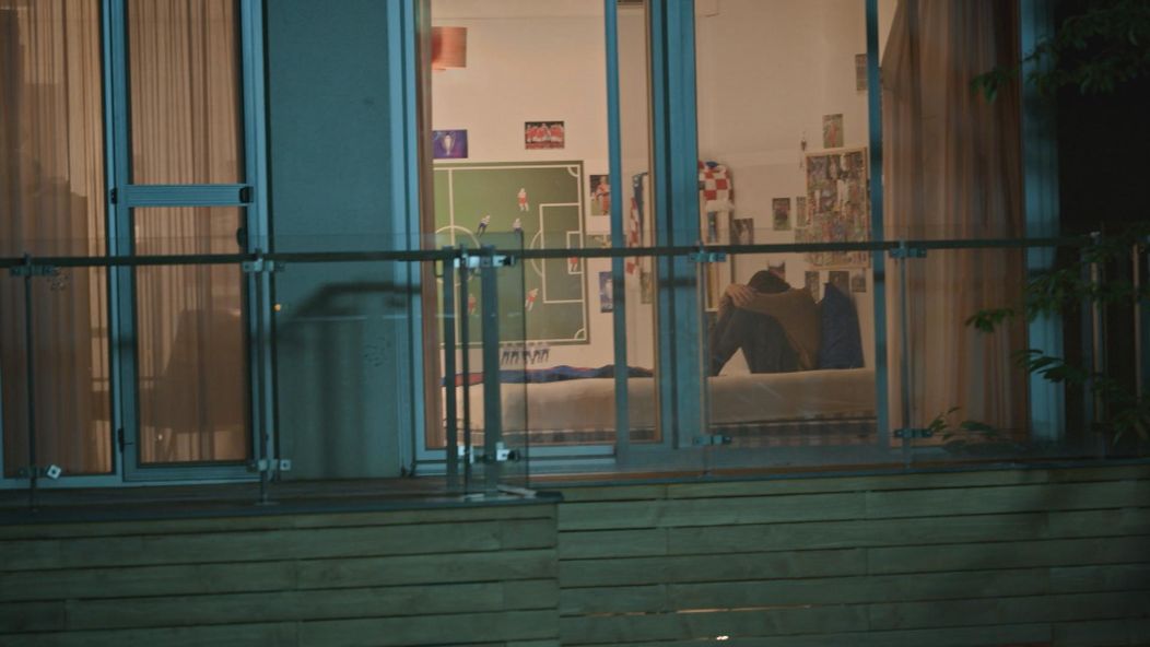 Eva vidí Katku v spoločnosti iného muža.