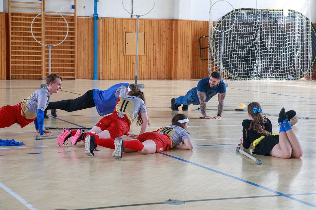 Stanislav Ianevski na metlobalovom tréningu so slovenským metlobalovým tímom Pressburg Phantoms
