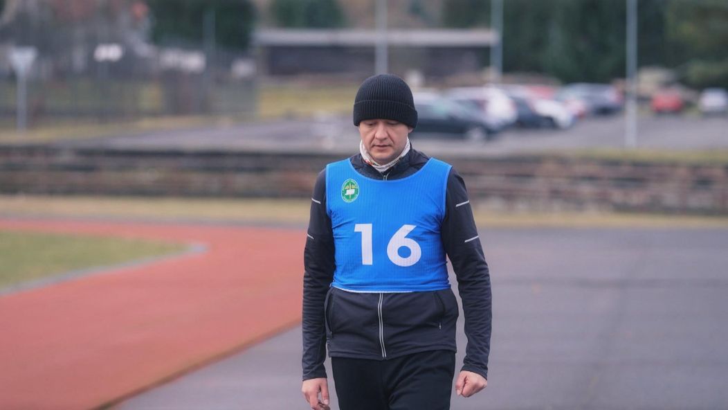 Michala čakalo na ceste za premenou mnoho výziev. Na jej konci došiel do úspešného cieľa.