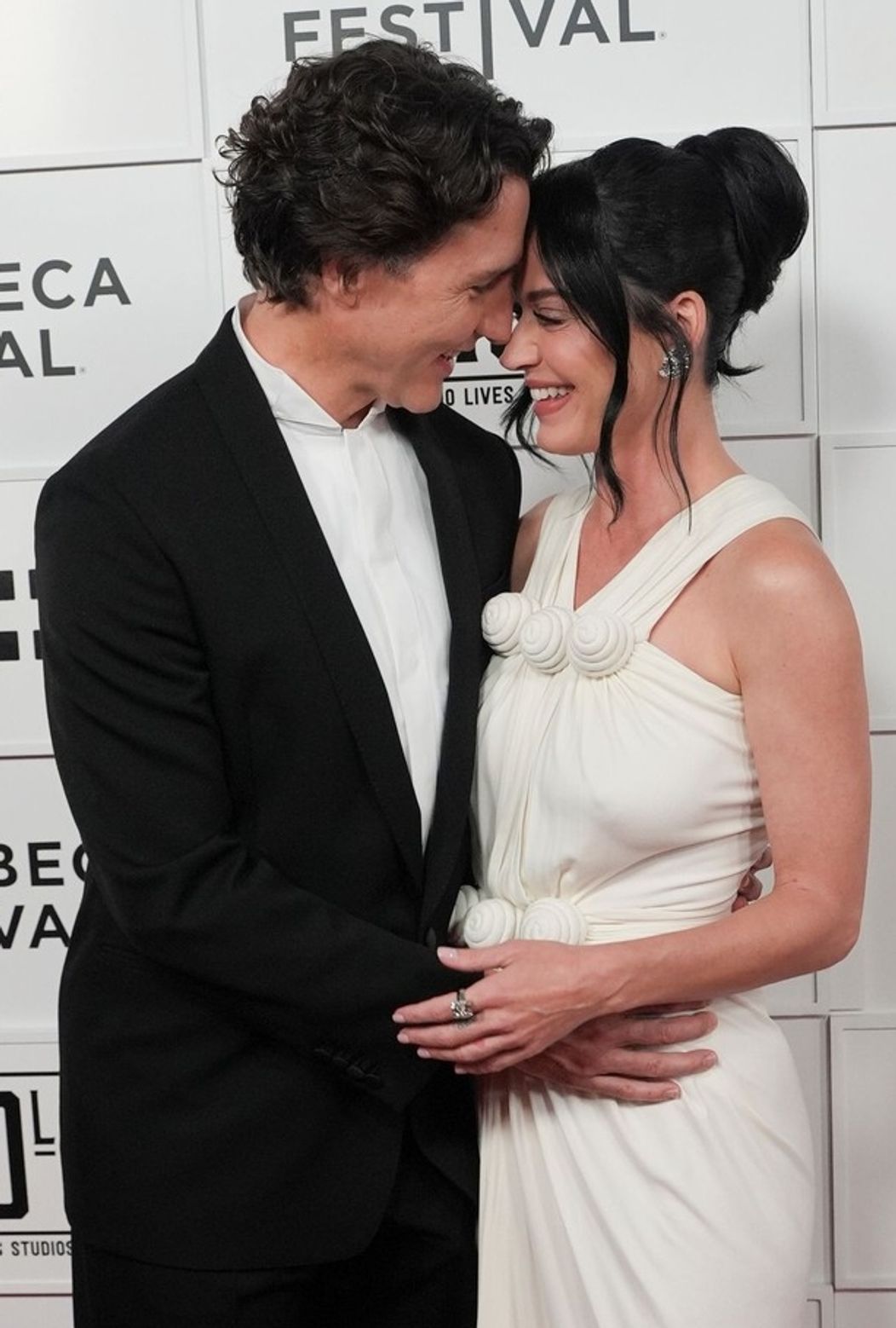 Katy Perry a Justin Trudeau žiarili na červenom koberci.