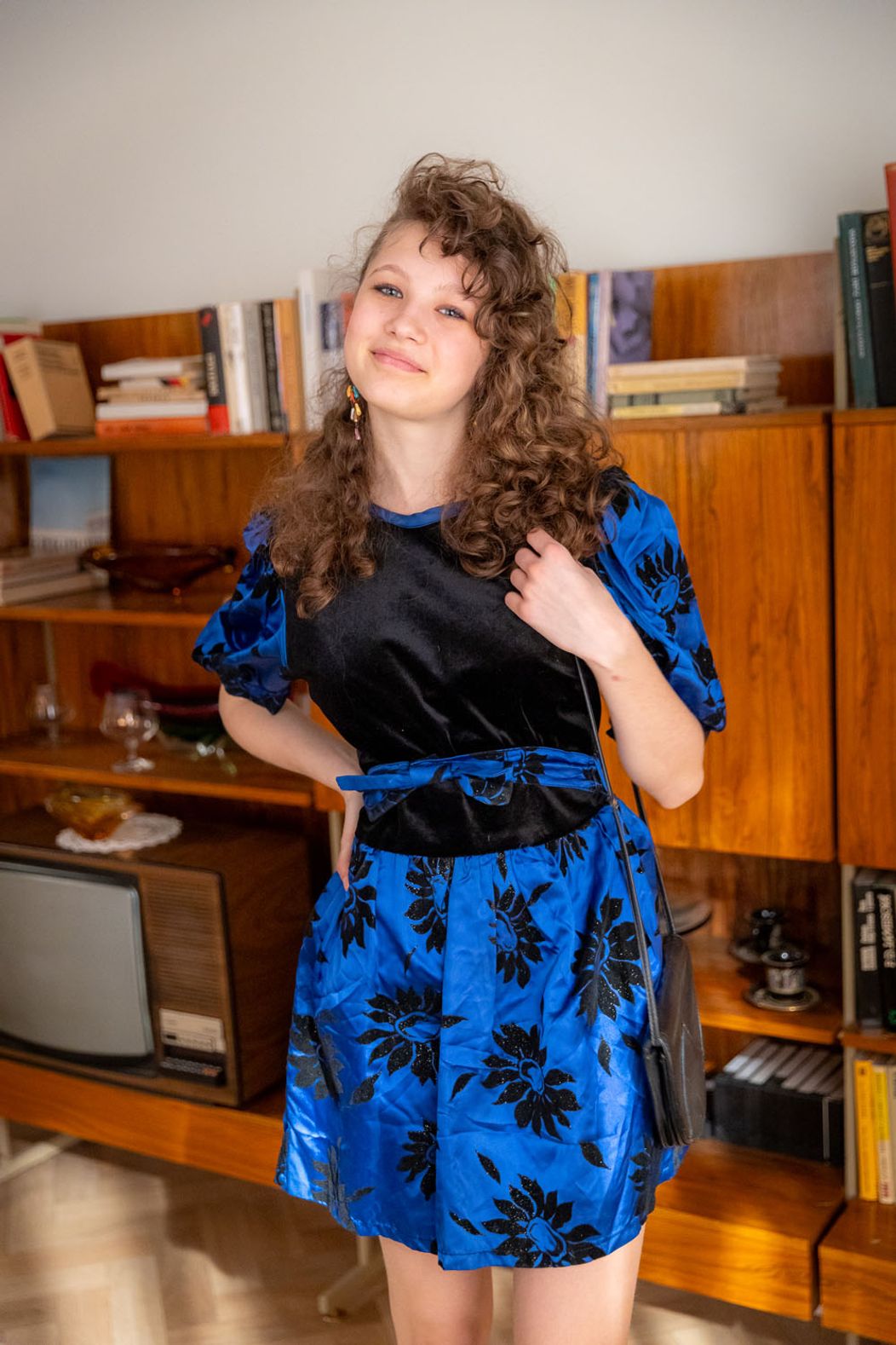 Dámska jazda v Sľube - Lenka a Barbora sa chystajú na ples, Mária, Zita a Magda majú vlastnú párty