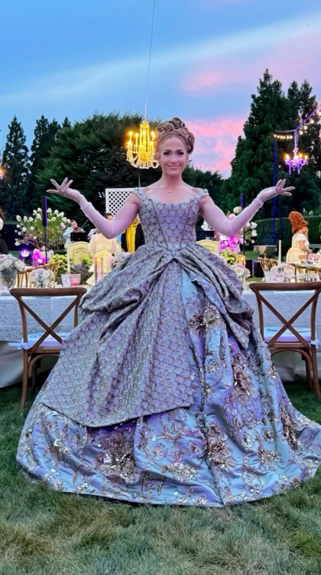 Jennifer Lopez oslávila 55. narodeniny na motív slávneho seriálu.