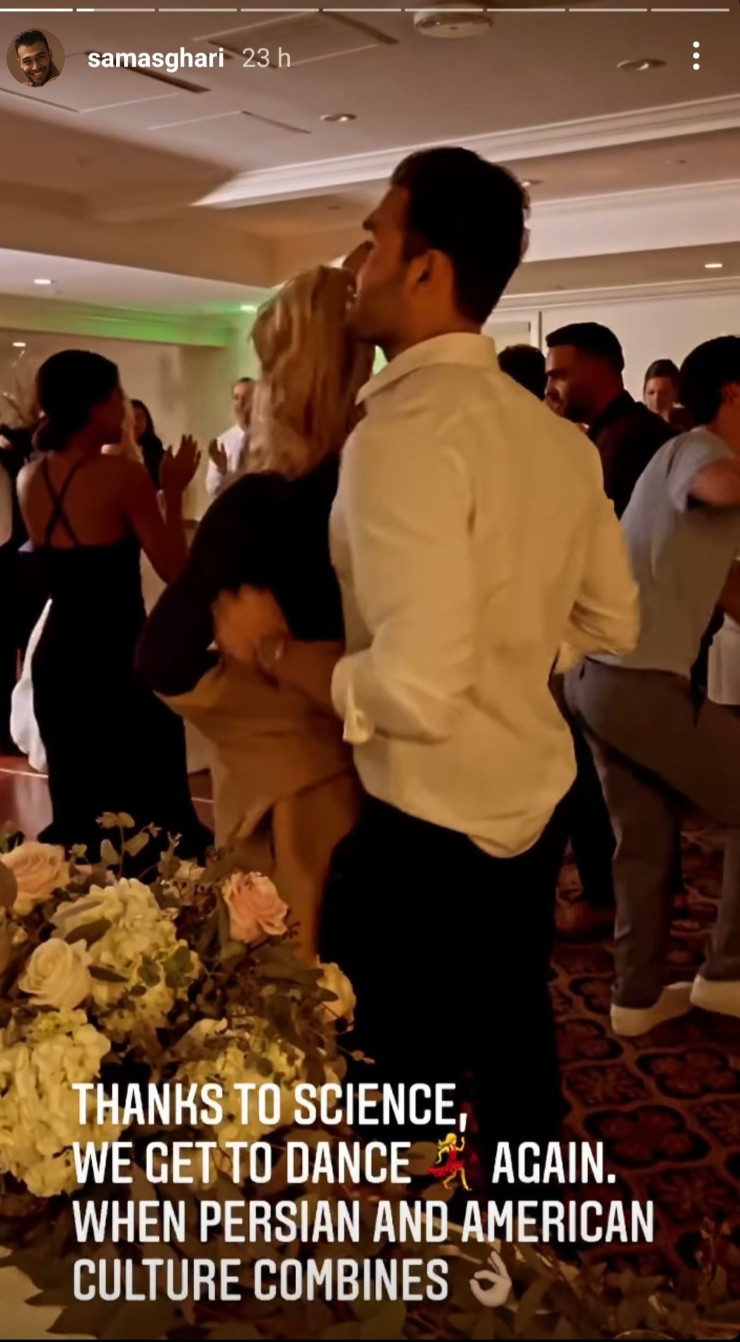 Britney a Sam tancujú na svadbe