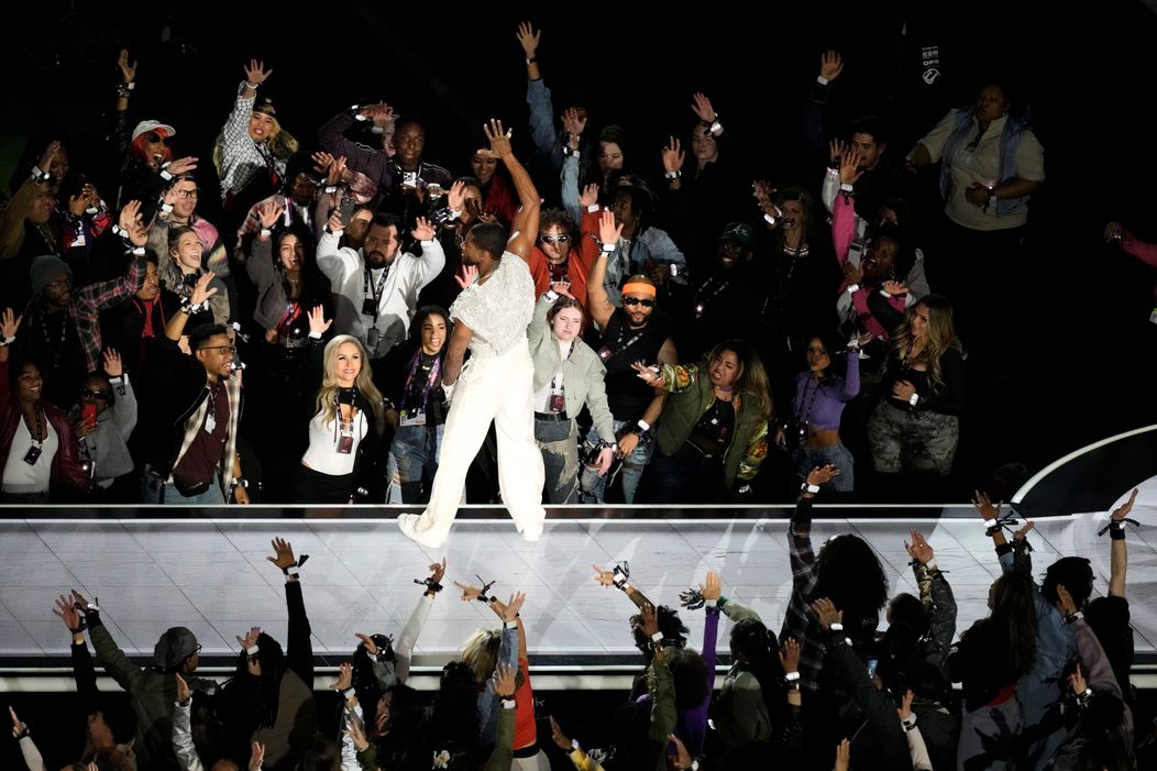 Usher ovládol Halftime Show
