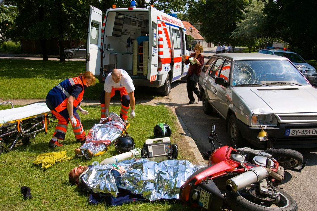 Nehoda Michala a Lucie na motorke v Ordinácii v ružovej záhrade