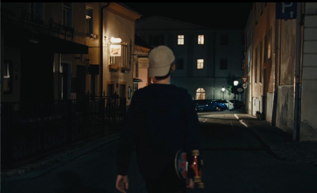Tomáš urobil pre svojho kamaráta odvážnu vec a zúčastnil sa rekonštrukcie noci, keď Danko zomrel.