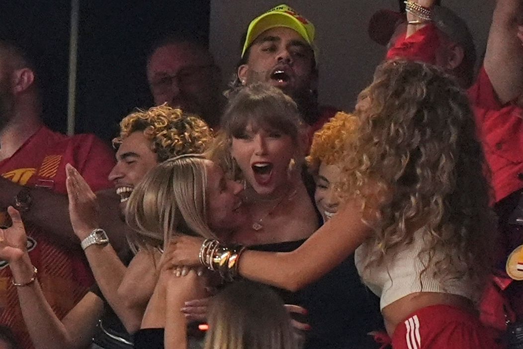 Taylor Swift s Blake Lively na Super Bowl