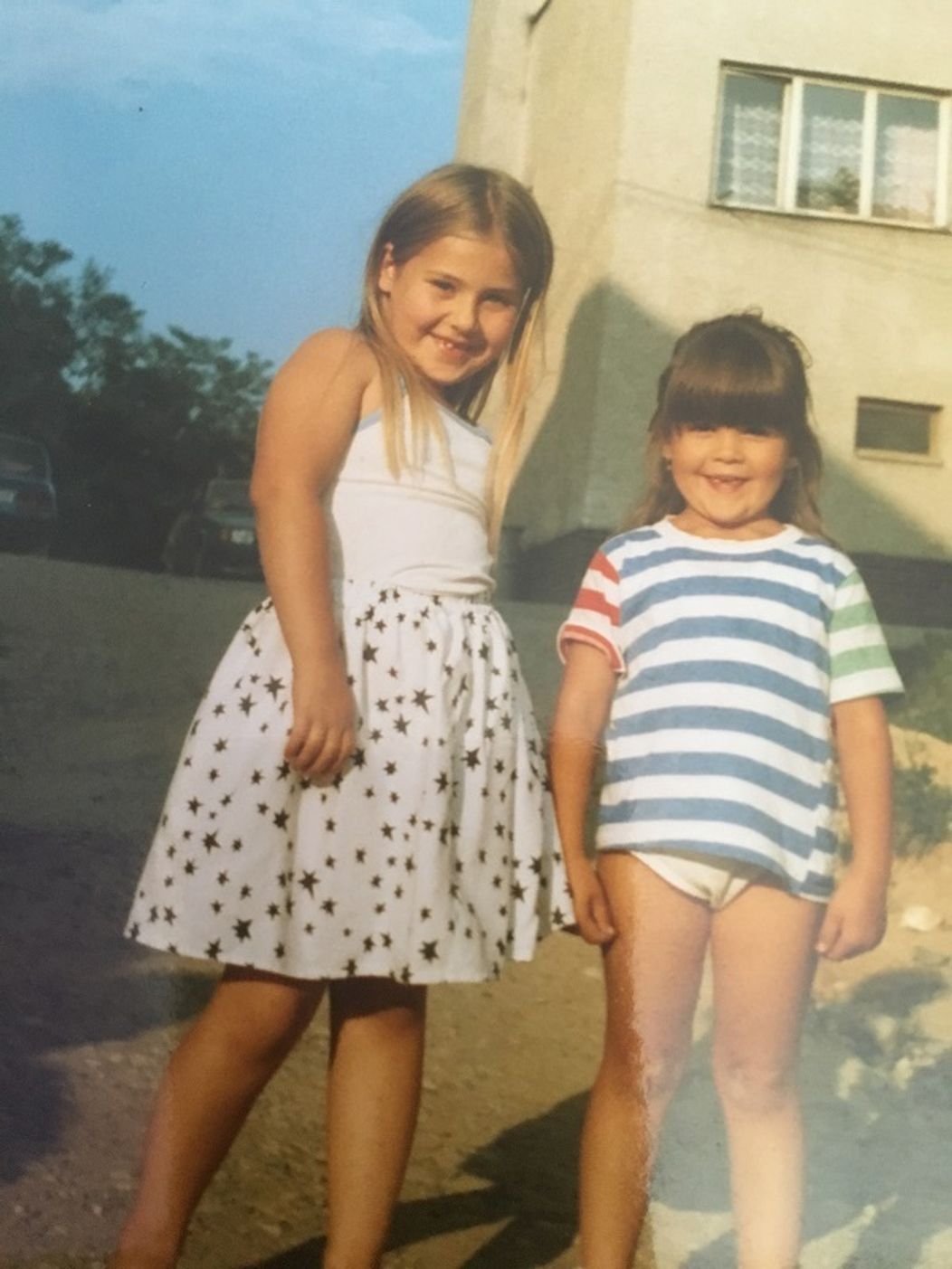 Martina ako malá žabka s kamrátkou Veronikou
