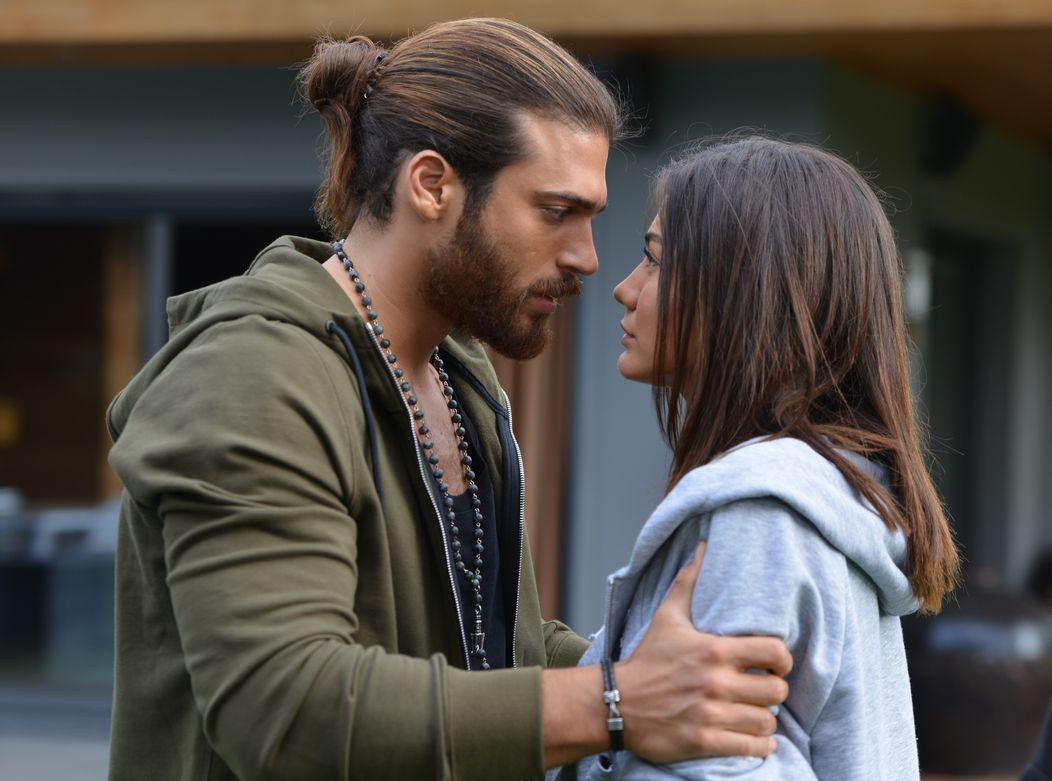 Can Yaman v seriáli S hlavou v oblakoch