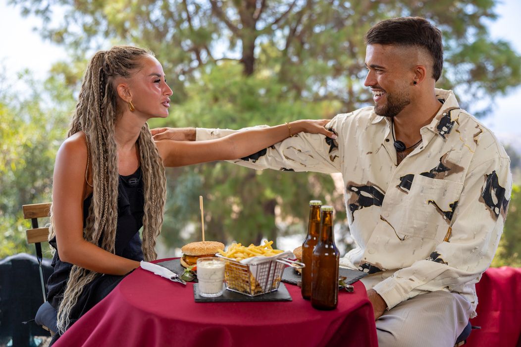 Cynthia a Jakub na rande