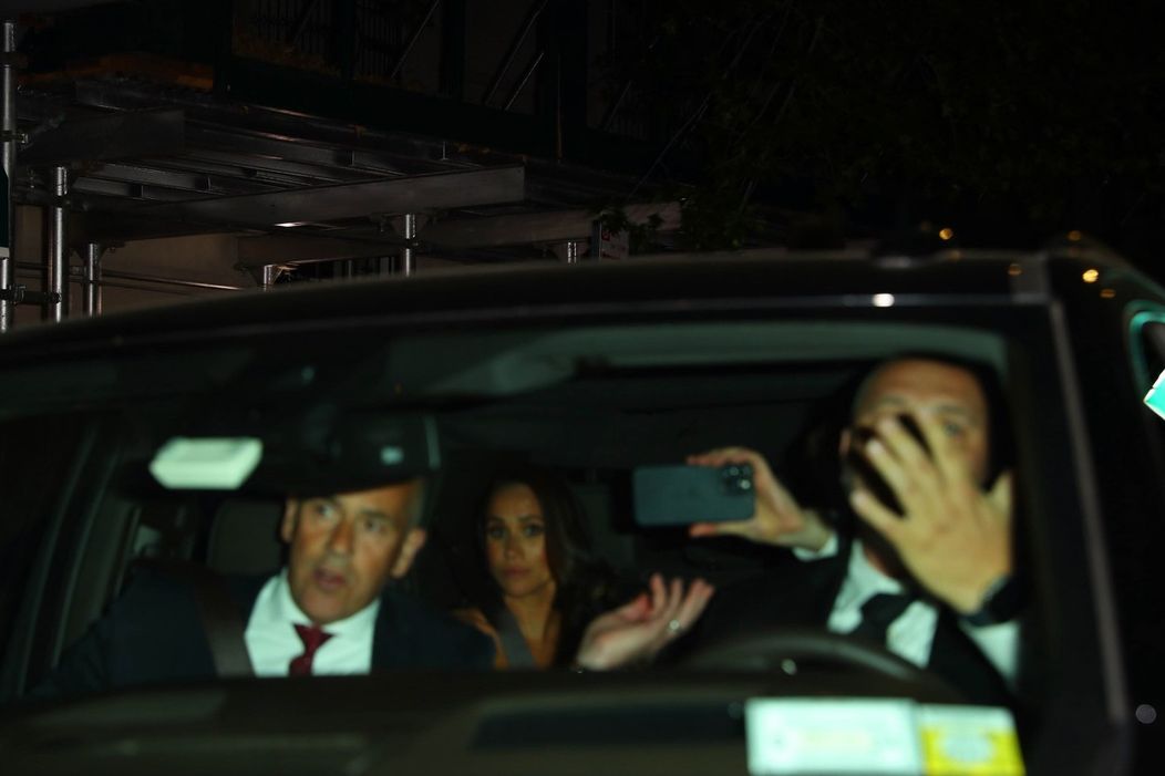 Harryho a Meghan naháňali na aute