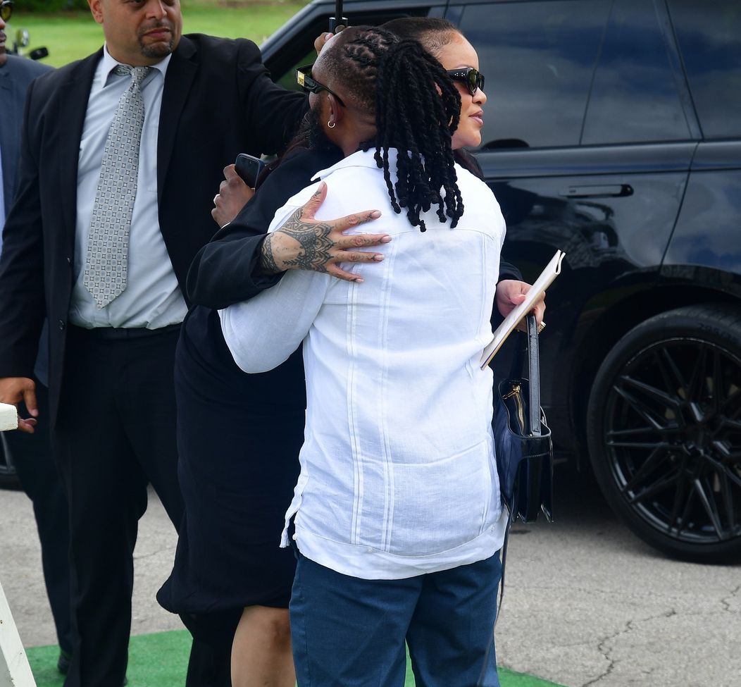 Rihanna na pohrebe