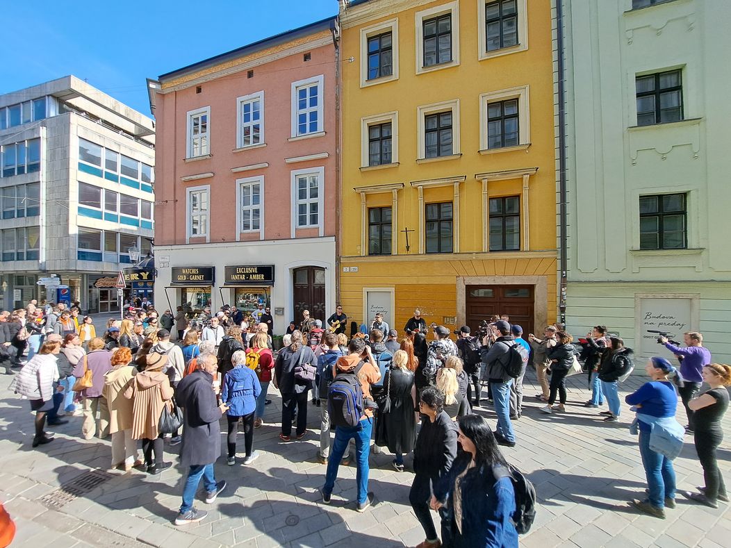 Improvizovaný koncert skupiny HEX v Starom meste