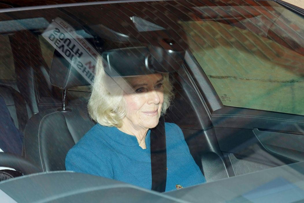 Kráľovná Kamila navštívila kráľa Karola III. v nemocnici