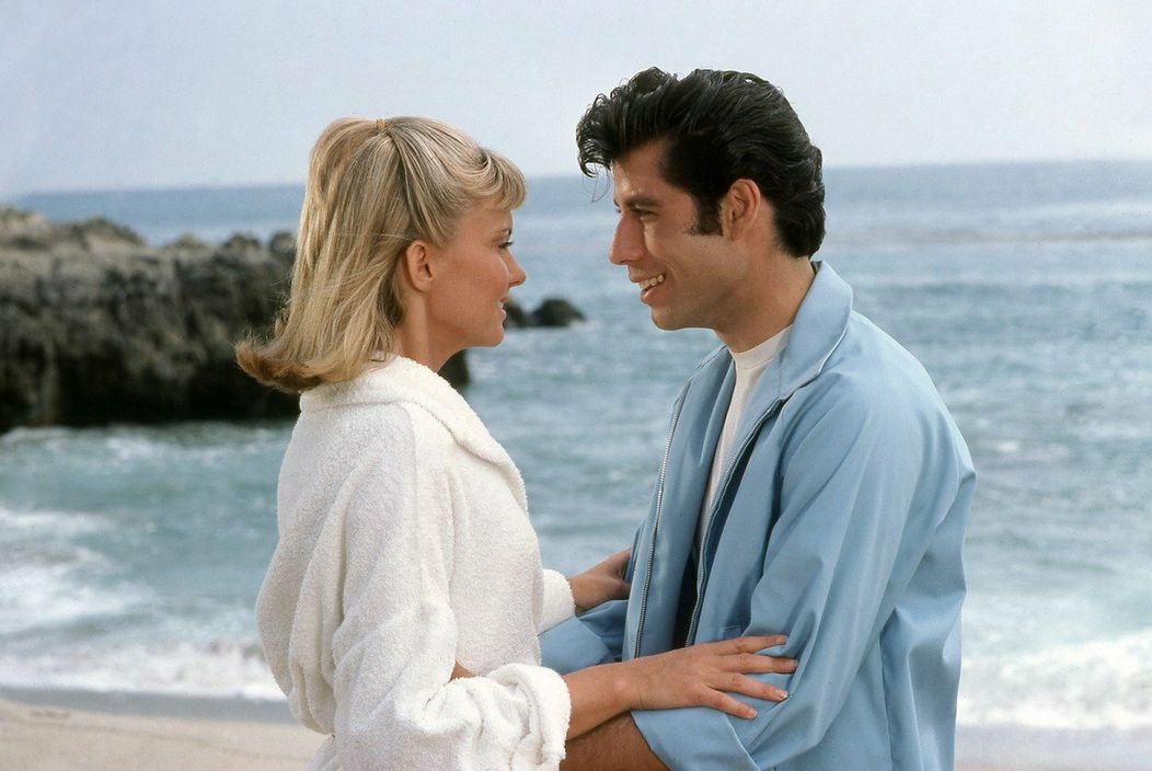 Olivia Newton-John a John Travolta v Pomáde
