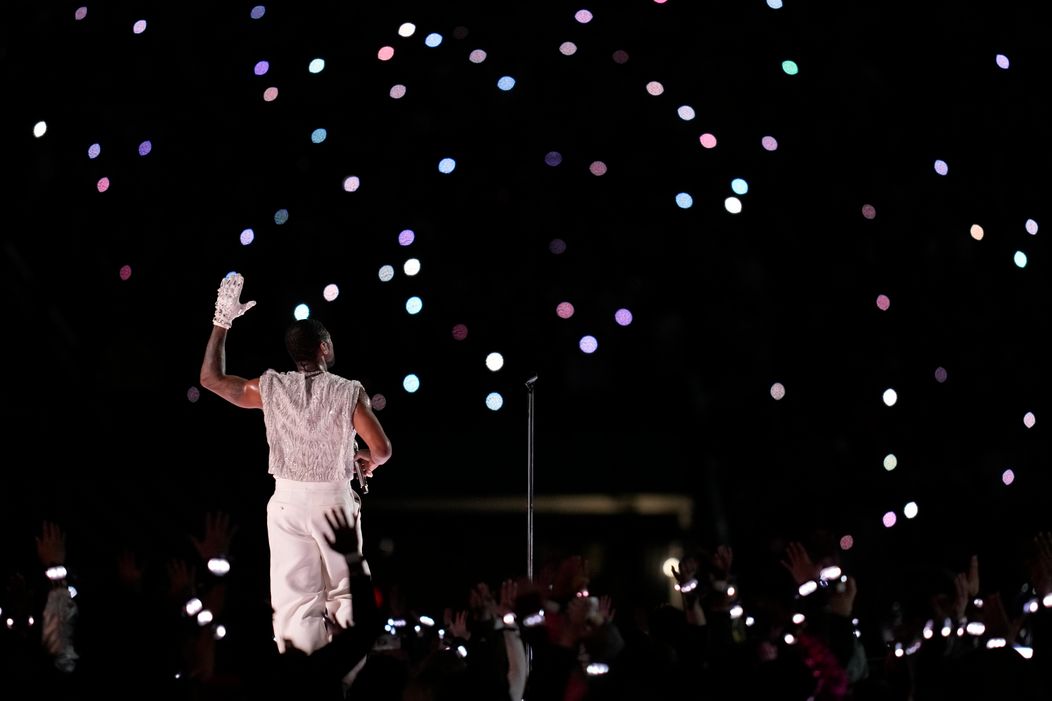 Usher ovládol Halftime Show