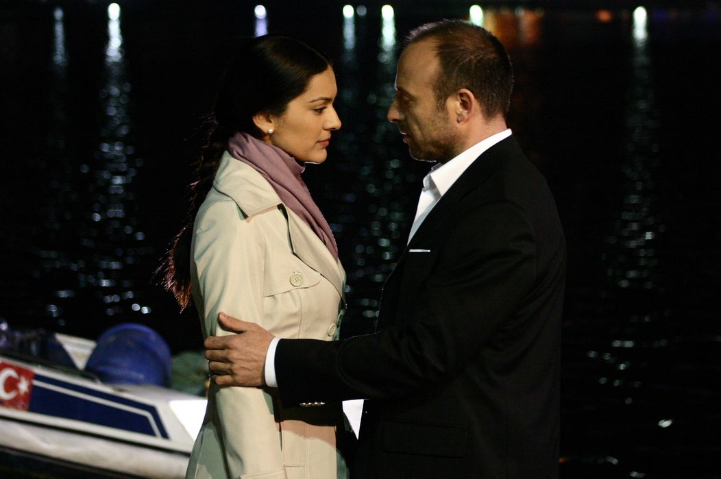 Bergüzar Korel v seriáli Tisíc a jedna noc