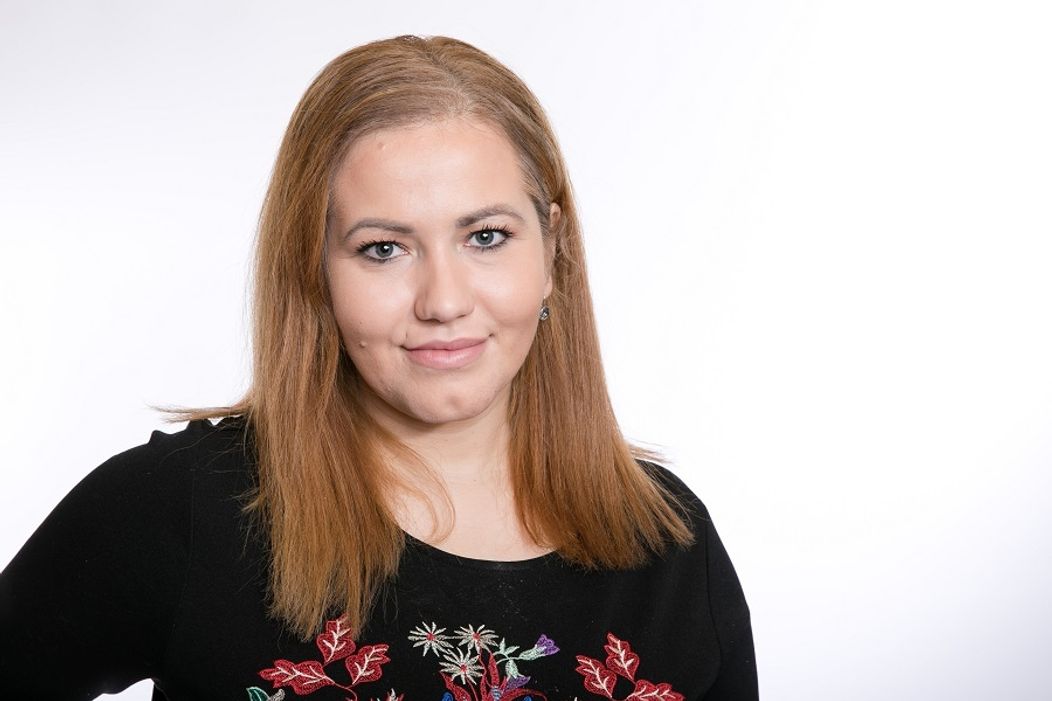 Na snímke ruskí hokejisti a fanúšikovia Ruska oslavujú gól v zápase  OŠ Rusko - Slovinsko.