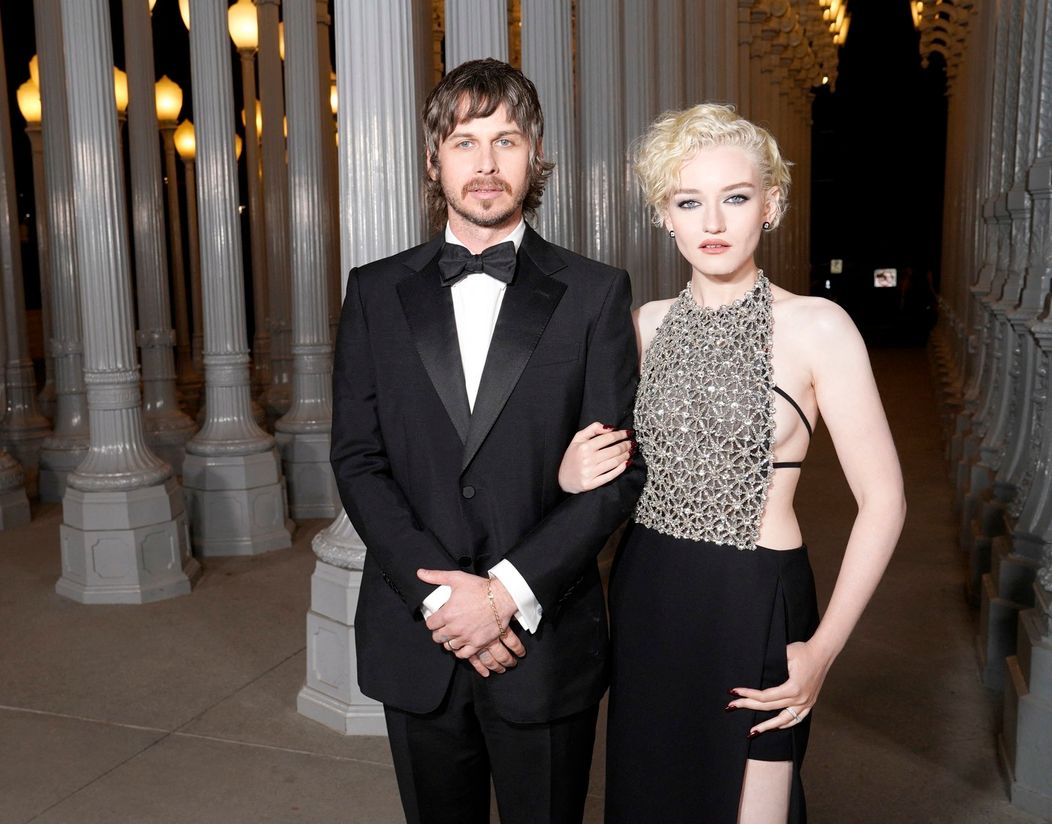 Julia Garner a Mark Foster patrili medzi najromantickejšie páry Hollywoodu.