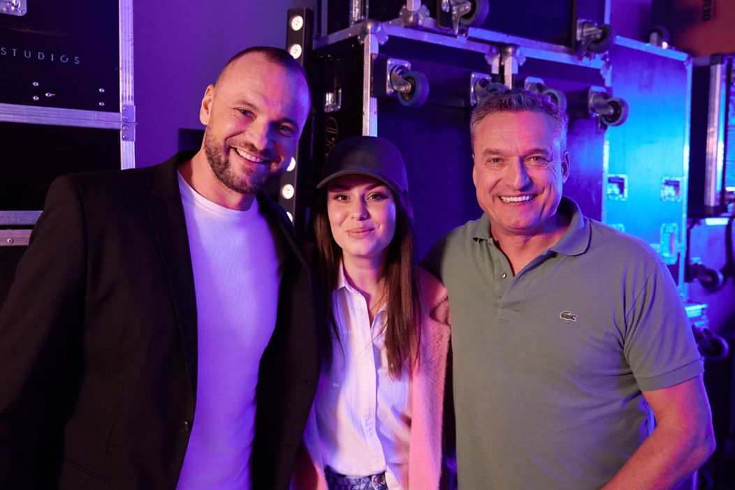 Zábery z premiérovej epizódy šou 2 na 1 so Zuzanou Mauréry