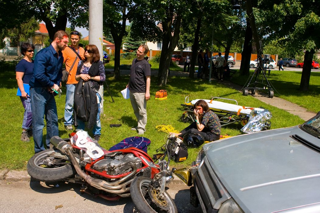 Nehoda Michala a Lucie na motorke v Ordinácii v ružovej záhrade