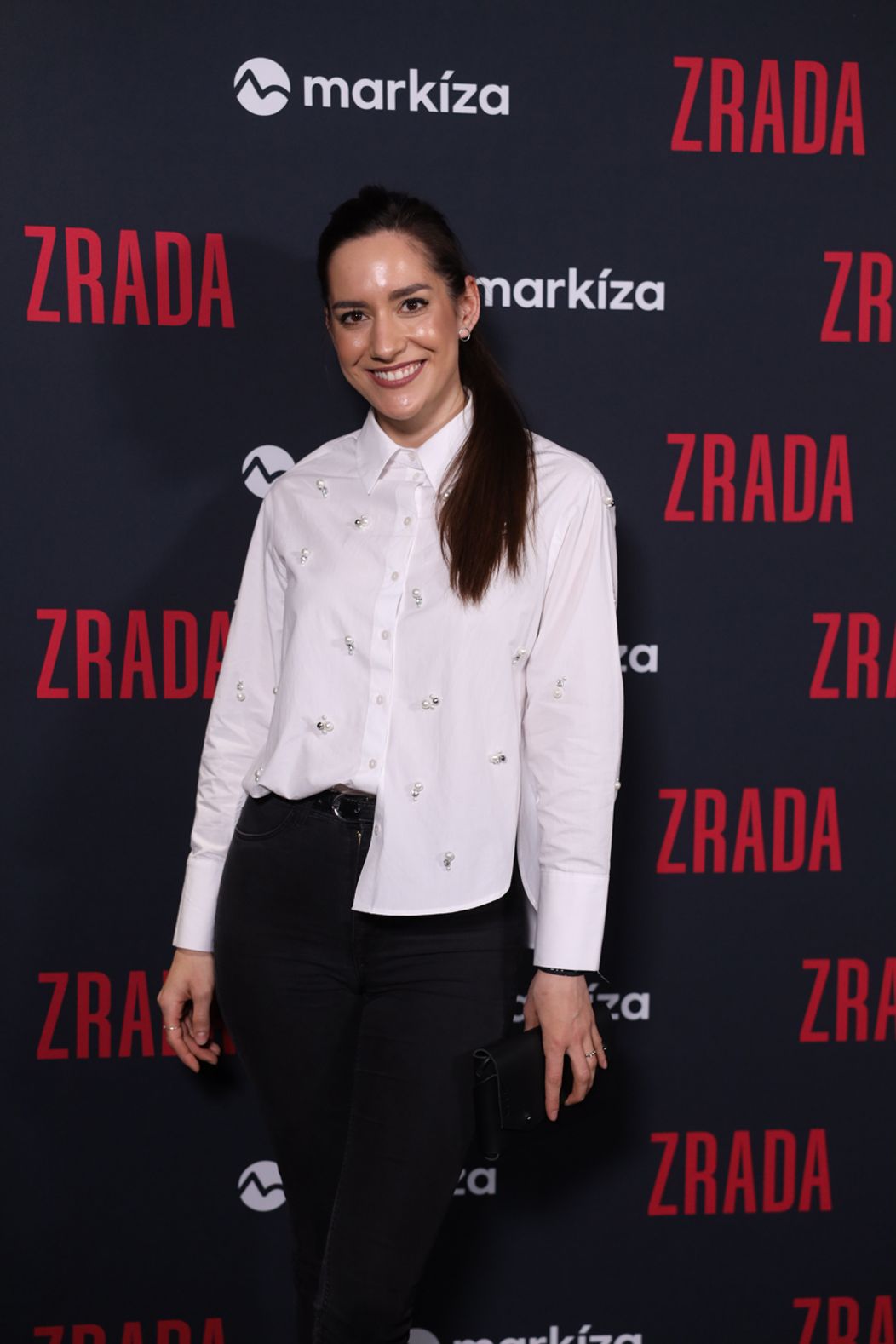 Premiéra seriálu Zrada