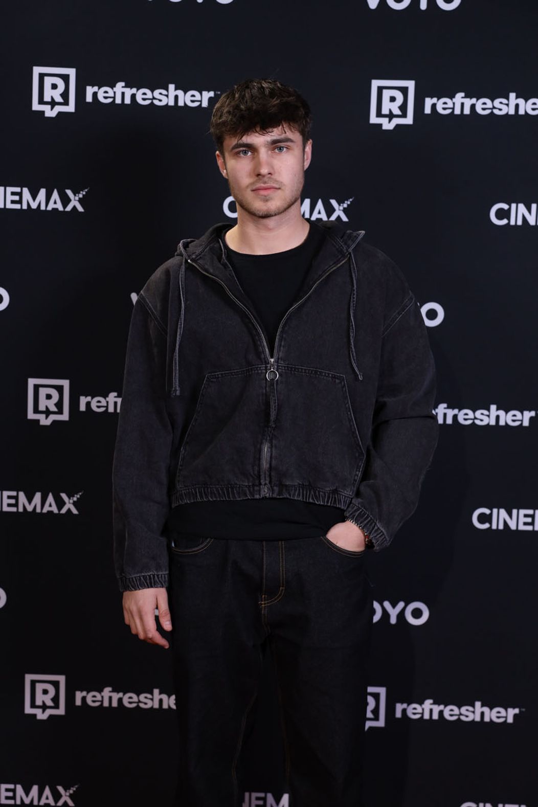 Kino premiéra 1.epizódy Ruže pre nevestu v Bratislave! Dievčatá boli nádherné