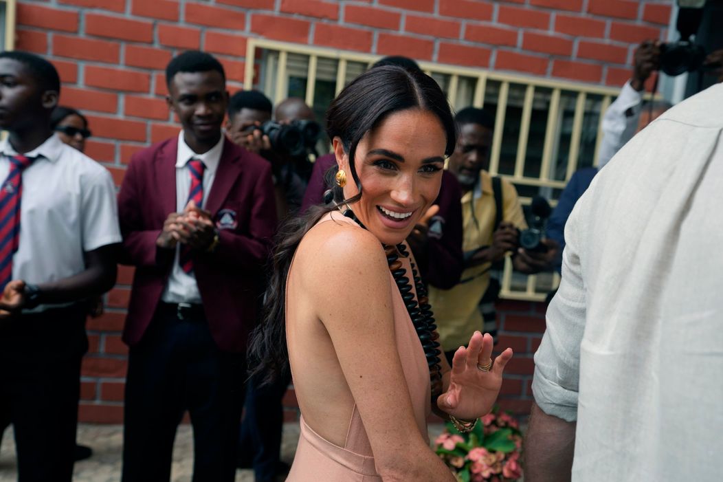 Princ Harry s Meghan na turné v Nigérii: Akoby z kráľovskej rodiny neodišli