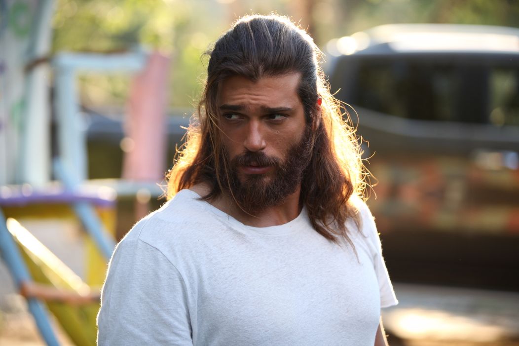 Can Yaman v seriáli S hlavou v oblakoch