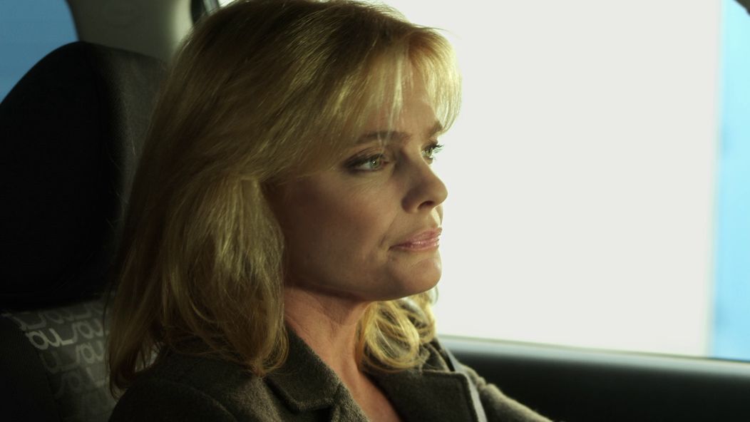 Erika Eleniak vo filme Vianočný tanec
