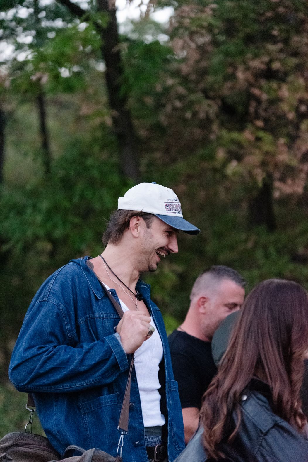 Príchod banditov na Farmu