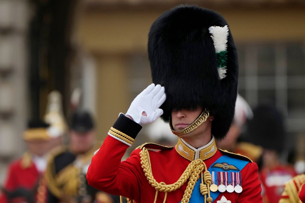 Vojenská prehliadka Trooping the Colour na počesť narodenín britského kráľa Karola III.
