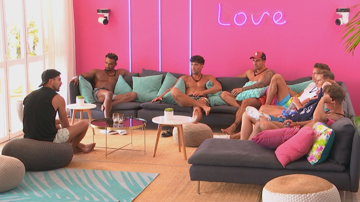 Love Island - Chalani Patrika nemusia