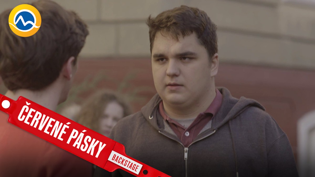 Červené pásky - Backstage 02