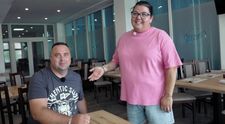 Netradičná reštaurácia v Na nože: Pri jedle sa môžete pozerať priamo do plavárne!