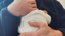 Slovenský hokejista oznámil šťastnú novinku. Manželka mu porodila synčeka
