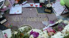 Smutná scéna týždeň po smrti Dolly Parton: Jej hviezdu na chodníku slávy niekto zničil